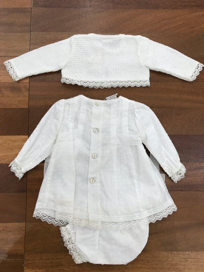 Abitino Paz Rodriguez in caldo cotone bianco manica lunga con fiocchetti laterali con pois bianchi e merletto al bordo e centrale con culotte abbinata