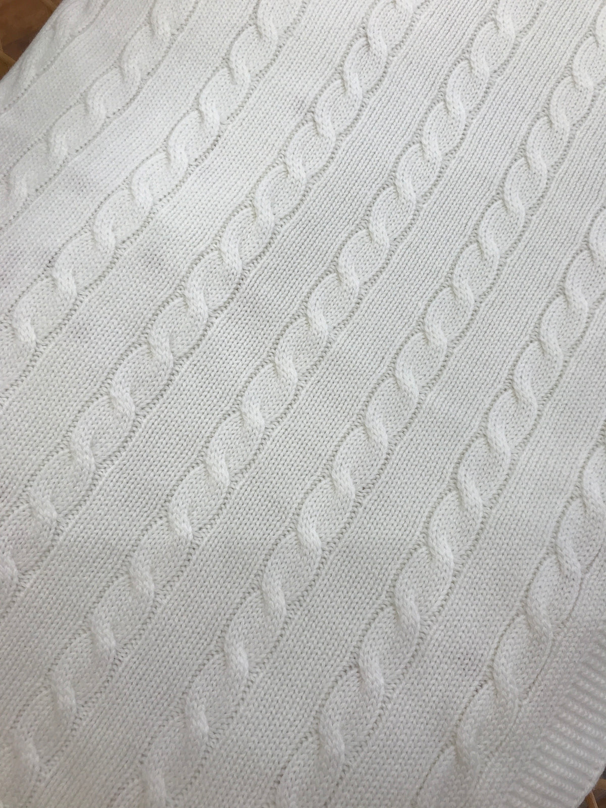 Coperta Nannafrufru in lana con lavorazione di trecce su tutt'essa