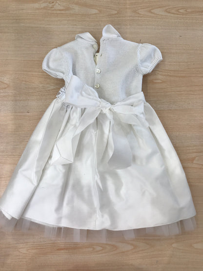 Abito Colibrì con corpetto in filo bianco mezza manica con gonna in saten bianca con tulle lavorazione di fiori sul corpetto