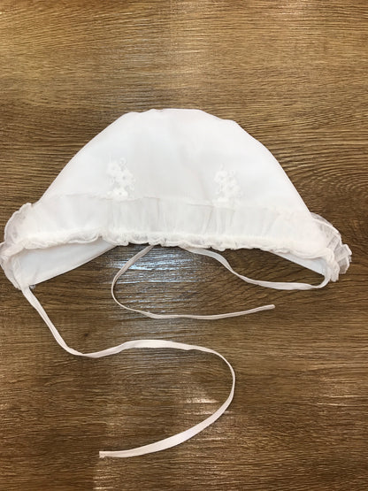 Cuffia Pure panna con rusche e fiorellini ricamati a mano con laccio sotto collo