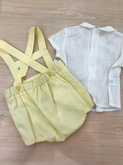 Completo Martin Aranda in lino salopette con bretelle in giallo camicia mezza manica bianca con collo tondo