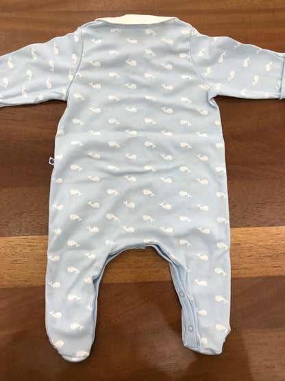 Tutina Petit Bateau di cotone manica lunga celeste con balene bianche