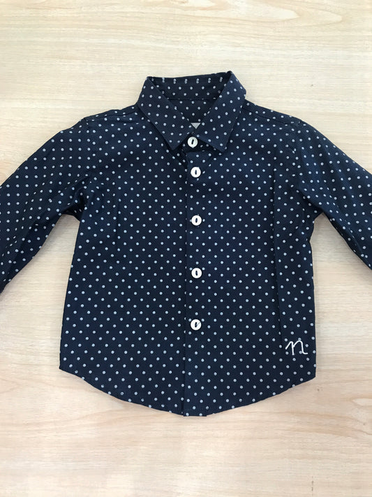 Camicia Nanan manica lunga blu scuro con pois bianchi e bottoncini sul davanti