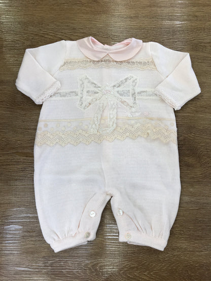 Tutina Ladia in filo rosa con applicazione di valancienne e roselline ricamate