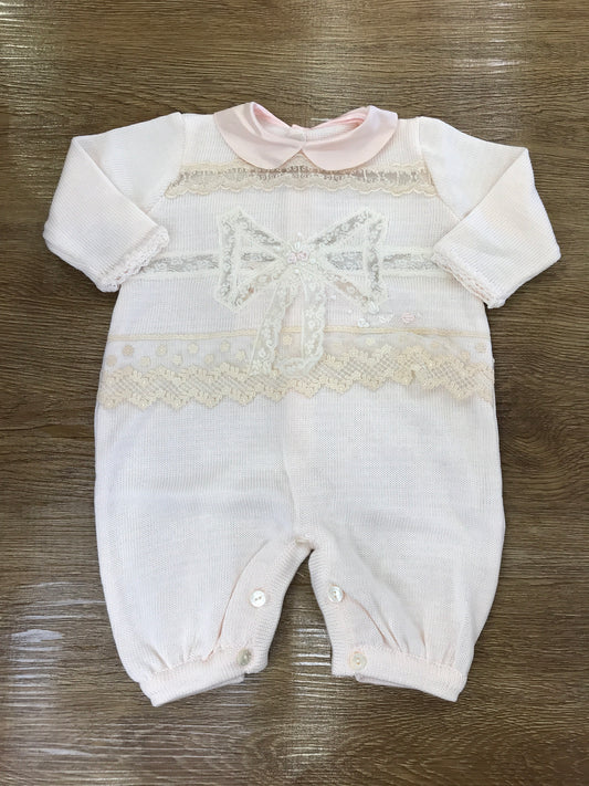 Tutina Ladia in filo rosa con applicazione di valancienne e roselline ricamate