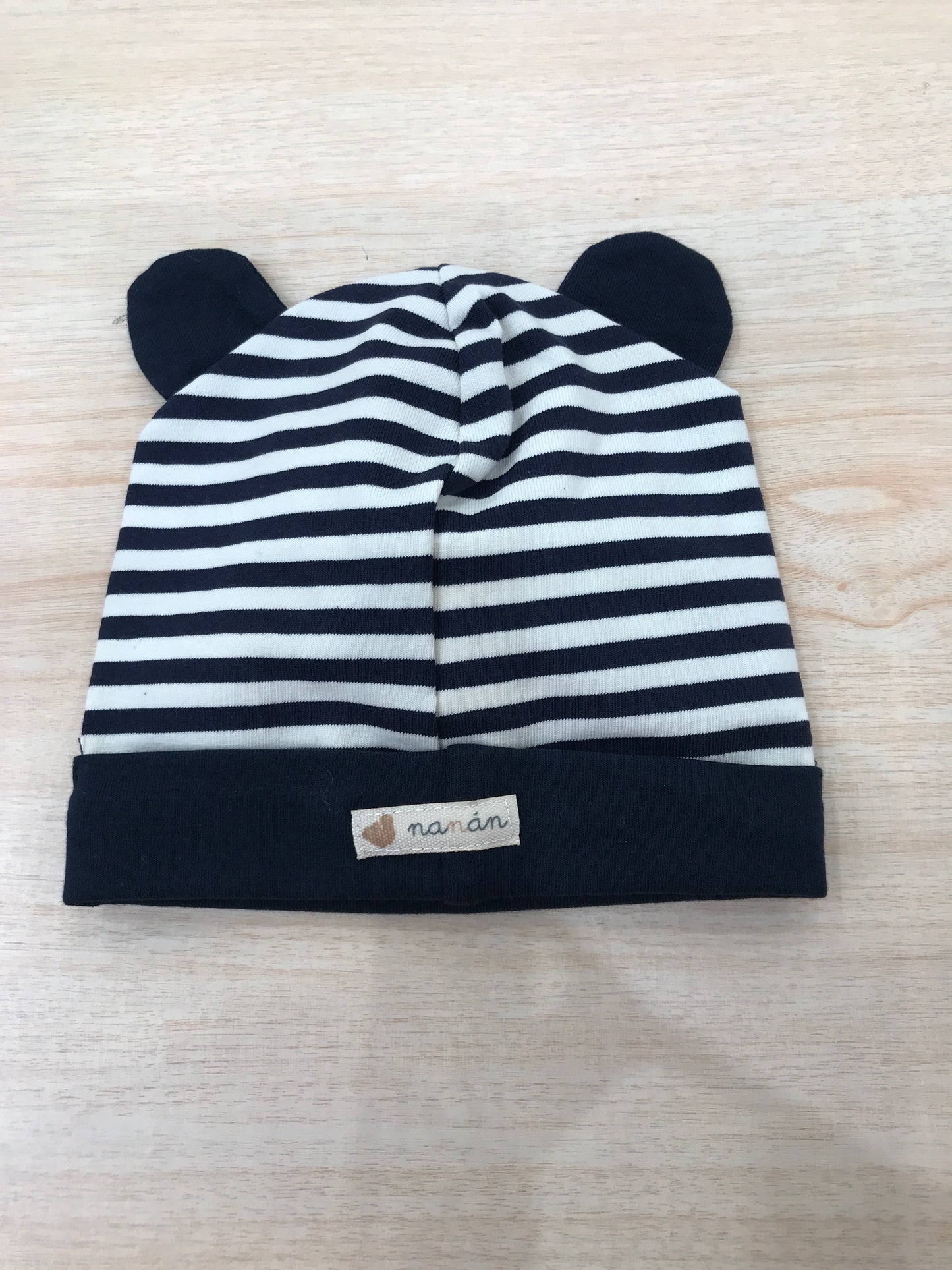 Cappello Nanan in cotone bianco e blu a righe con orecchie ed orsetto