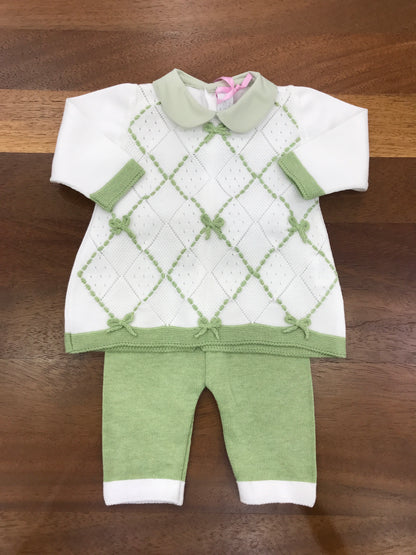 Tutina Colori Chiari in filo di cotone due pezzi in verde e bianco con motivo a rombi e fiocchetti ricamati