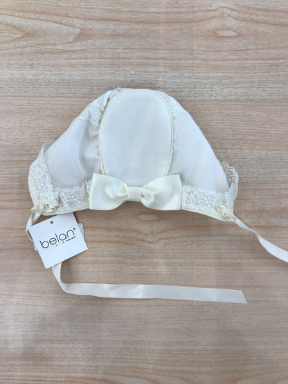 Cuffietta Belan in organza con pizzo applicato sul davanti e pieghe con fiocco sul retro