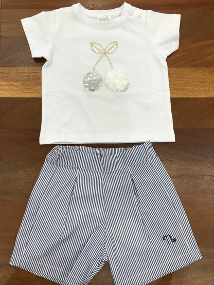 Completo Nanan T-shirt bianca con ciliegie in oro brillantinate con pantalone corto a righe bianche e blu