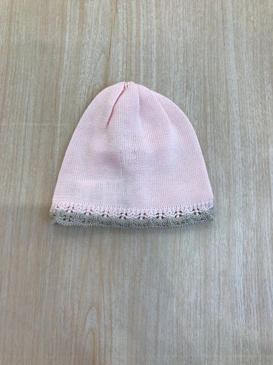 Cappello Bebè di Almy in filo rosa con smerlo tortora al bordo