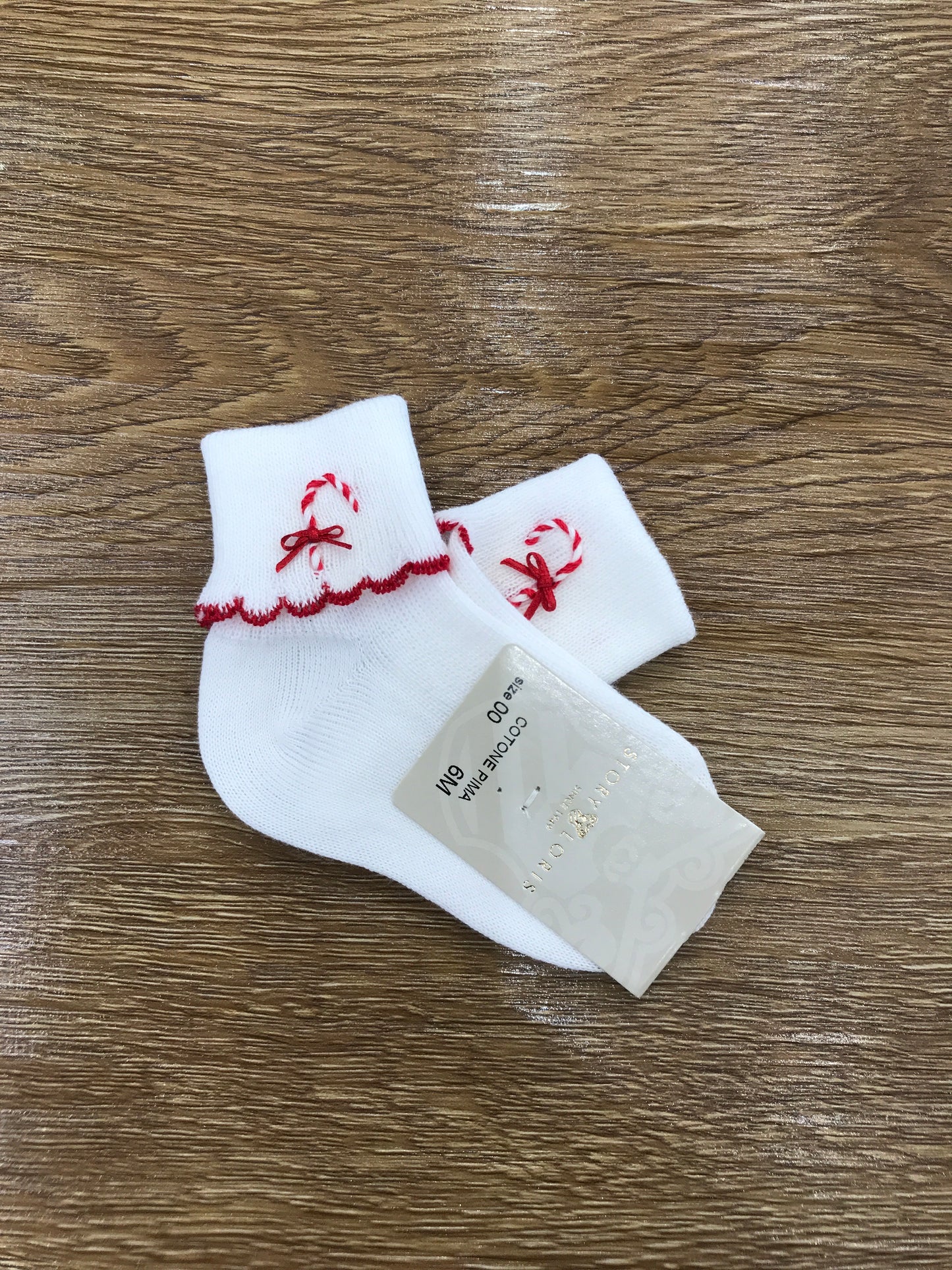 Calzini Story Loris in caldo cotone bianchi smerlati ricamati in rosso con ricamo