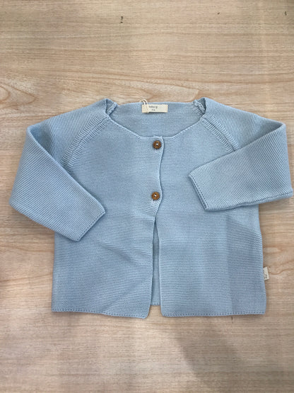 Cardigan BABY GI in filo celeste con due piccoli bottoncini marroni