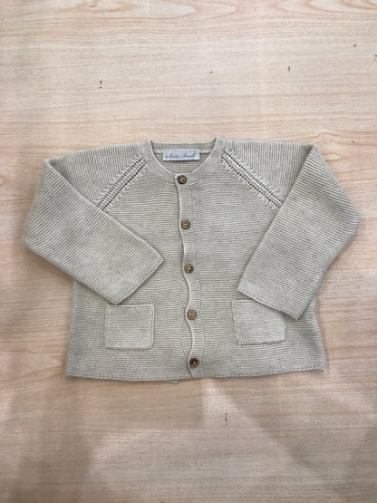 Cardigan Martin Aranda in filo tortora con tasche e bottoncini in legno