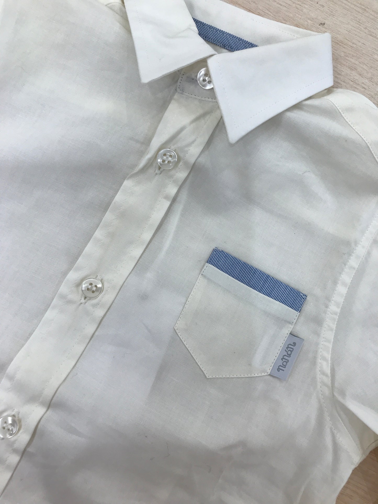 Camicia Nanan in cotone manica lunga con taschino e collo a punta