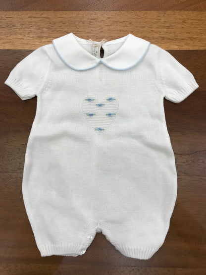 Pagliaccetto Baby Lord in filo bianco mezza manica collo tondo bianco con cuore con rose celesti ricamate al centro