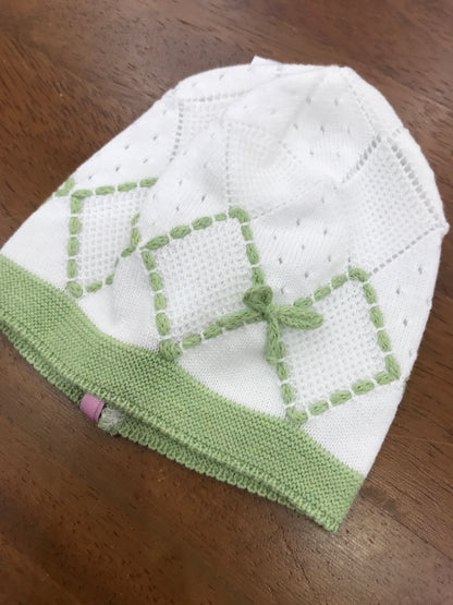 Cappello Colori Chiari in filo bianco e verde con ricami