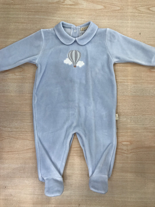Tutina Baby Gi in ciniglia celeste polvere intera con mongolfiera ricamata sul davanti
