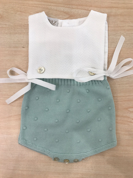 Pagliaccetto Paz Rodriguez in cotone bianco con culotte in filo verde con pois in rilievo