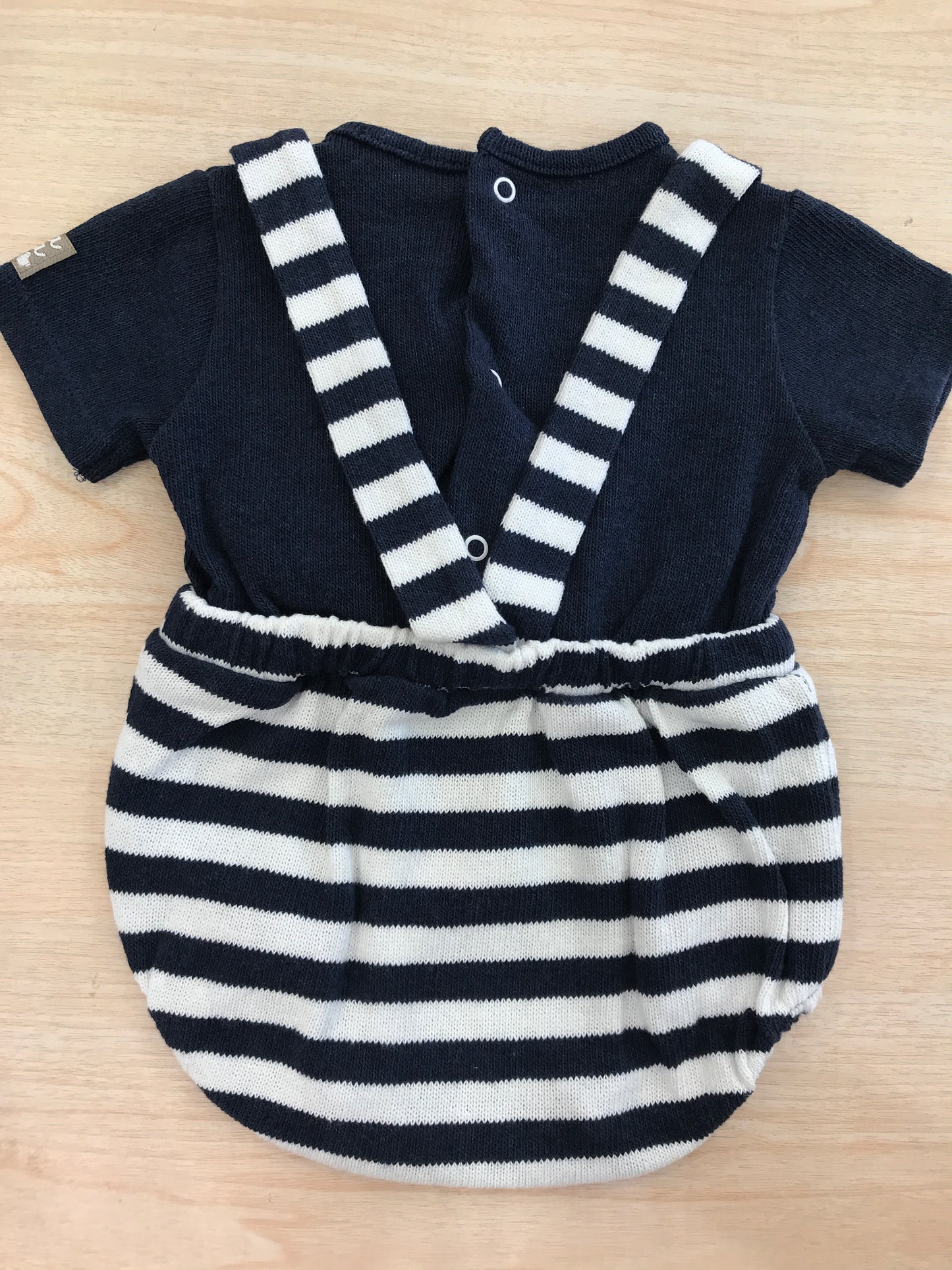 Pagliaccetto Nanan in cotone salopette con bretelle a righe con t-shirt blu