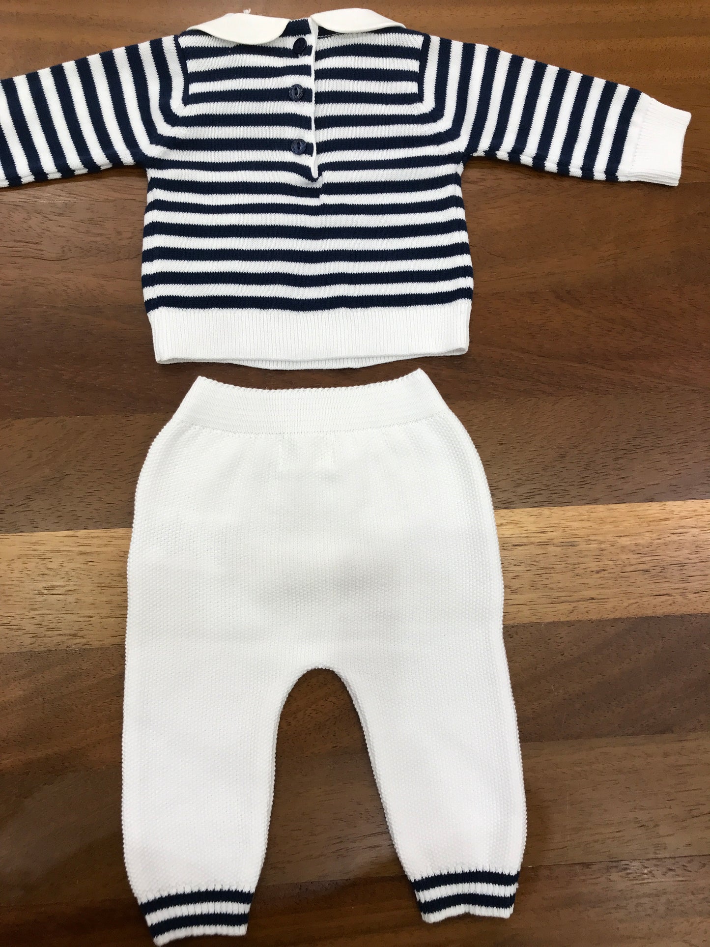 Completo Nanan due pezzi in filo a righe bianco e blu con orsetto sul colletto