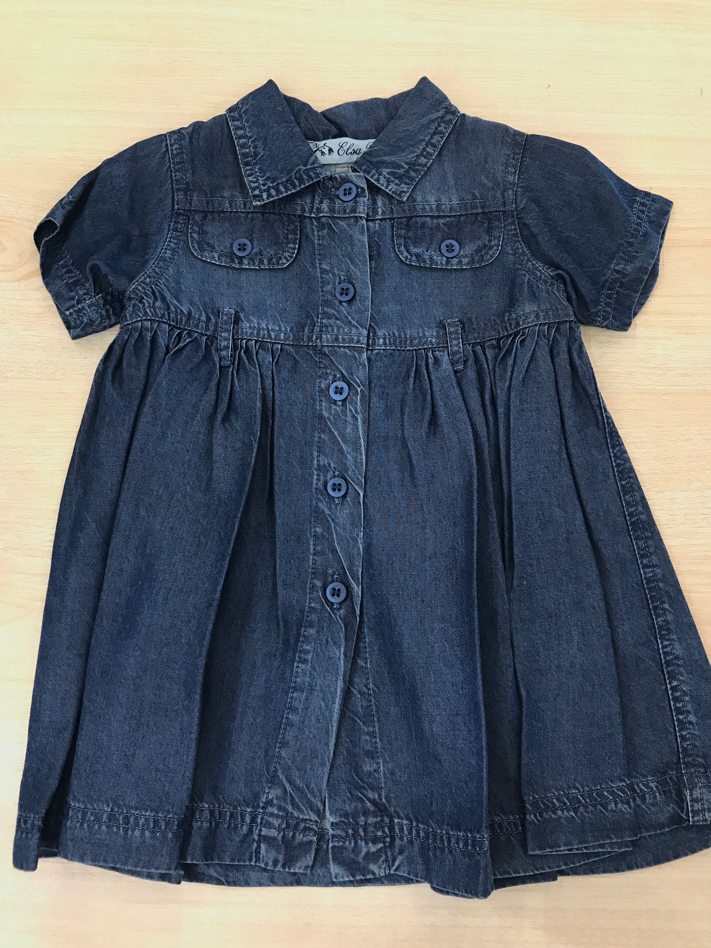 Abito LaLù in jeans mezza manica con bottoncini sul davanti e taschine