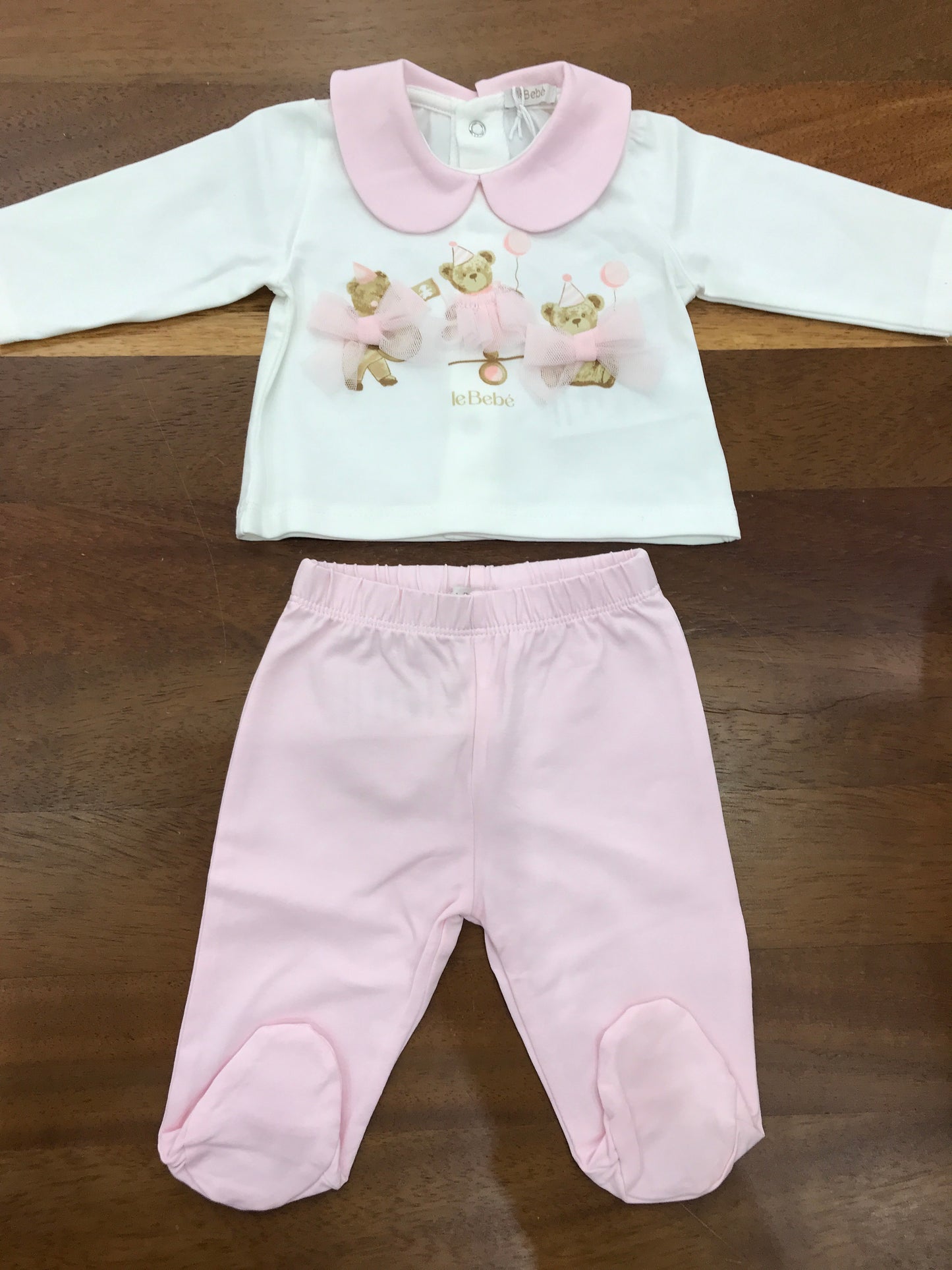 Tutina Le Bebè due pezzi in cotone bianco e rosa colletto rosa sul davanti tre delicati orsetti