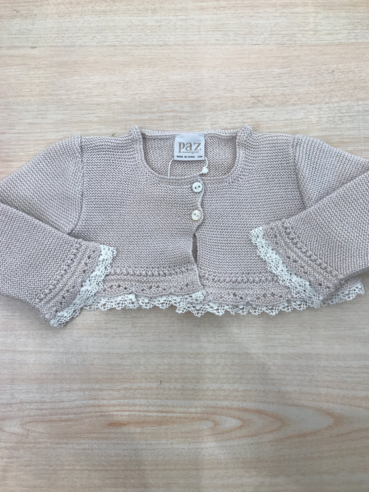 Cardigan Paz Rodriguez in filo tortora con rusche bianche in pizzo