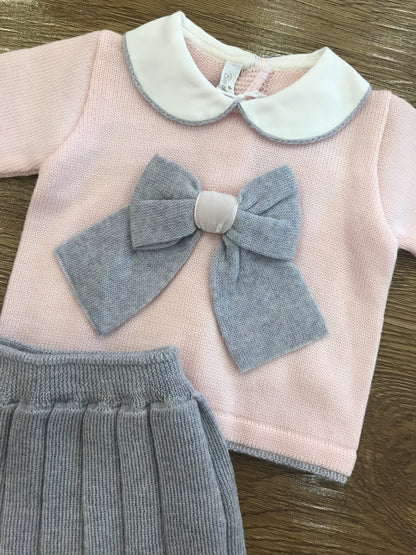 Tutina Baby Lord in lana due pezzi rosa con fiocco grigio gonna grigia plissettata