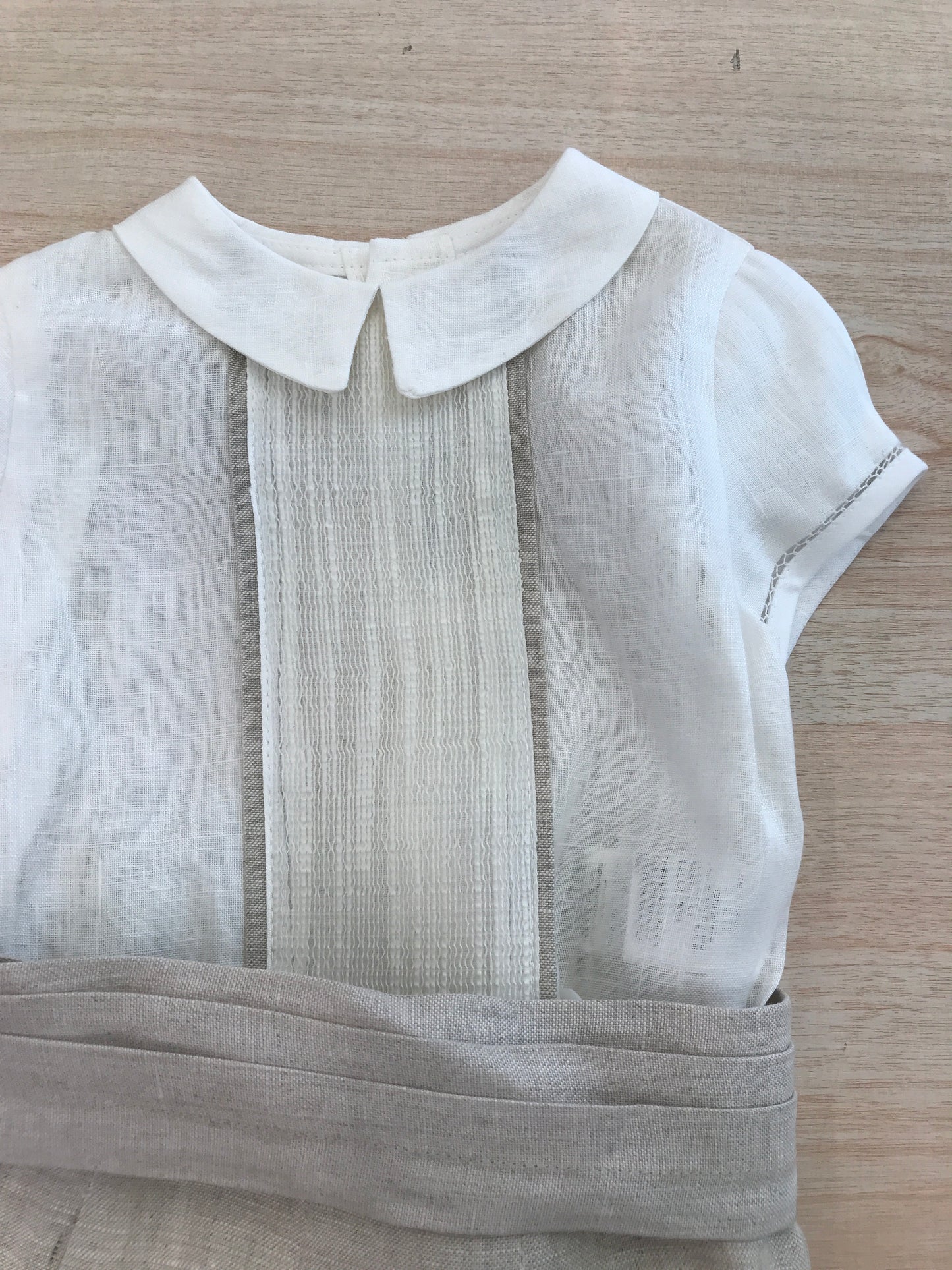 Completo Martin Aranda camicia mezza manica con pantalone corto con fascia a pieghe