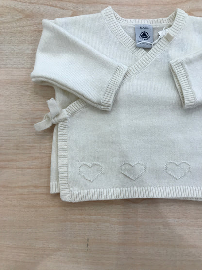 Cardigan Petit Bateau in lana panna ad incrocio con laccio laterale e cuori ricamati sul davanti