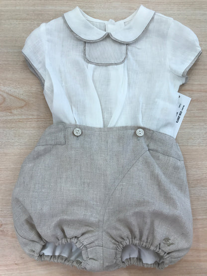 Pagliaccetto Martin Aranda in lino camicia mezza manica con ricamo centrale con profilo tortora con pantalone corto tortora