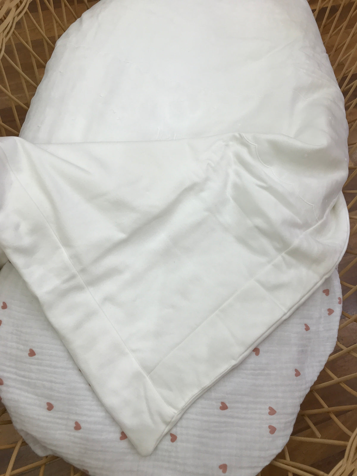 Coperta Le Bebè in caldo cotone bianca con dettagli centrale