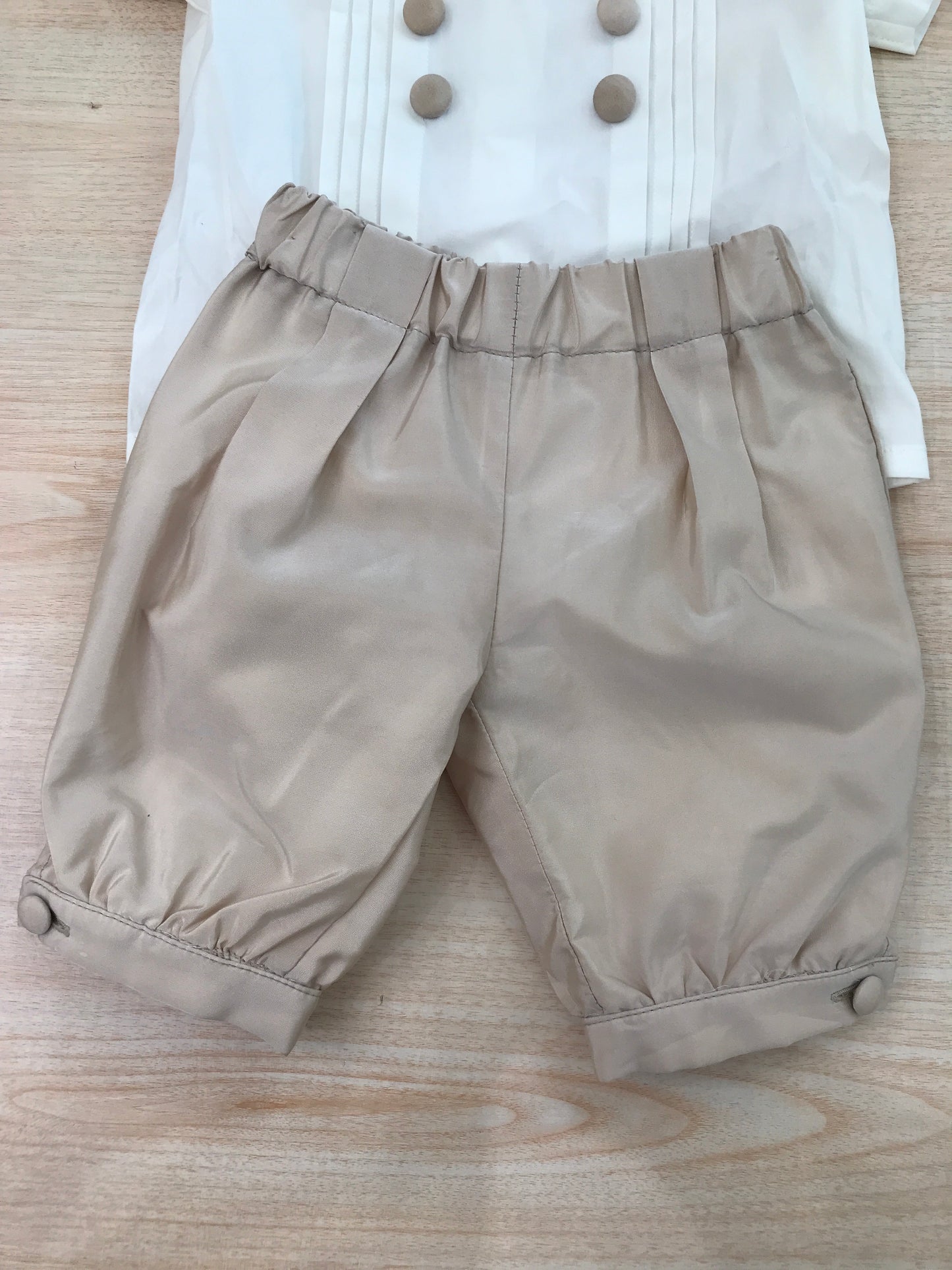 Completo Cielo Blu in cotone camicia mezza manica con pieghe con bottoncini sul davanti collo con profilo con pantalone a sbuffo