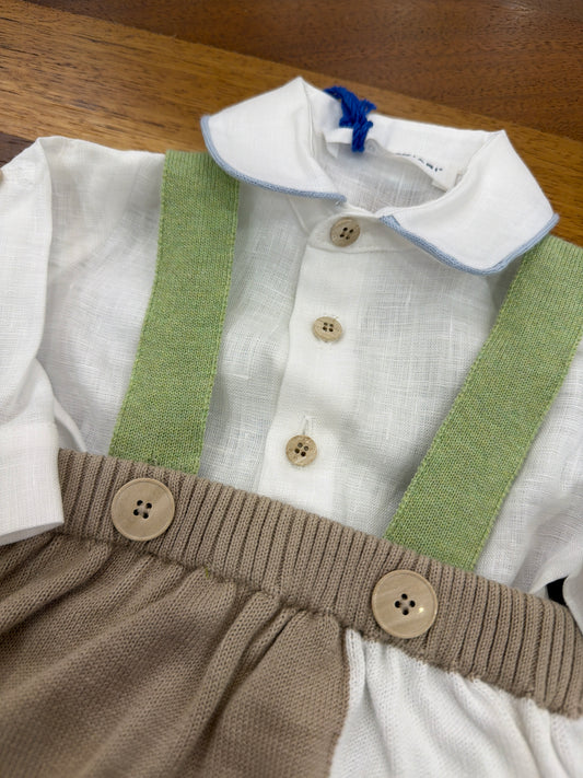 Completo Colori Chiari in filo di cotone salopette abbinata alla camicia in lino