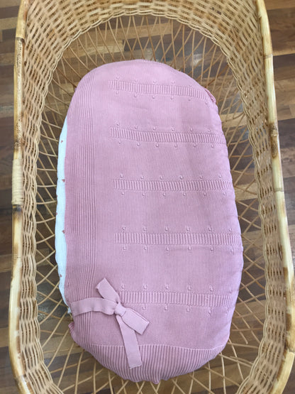 Coperta PCS in filo di cotone rosa con lavorazione a maglia con fiocco laterale