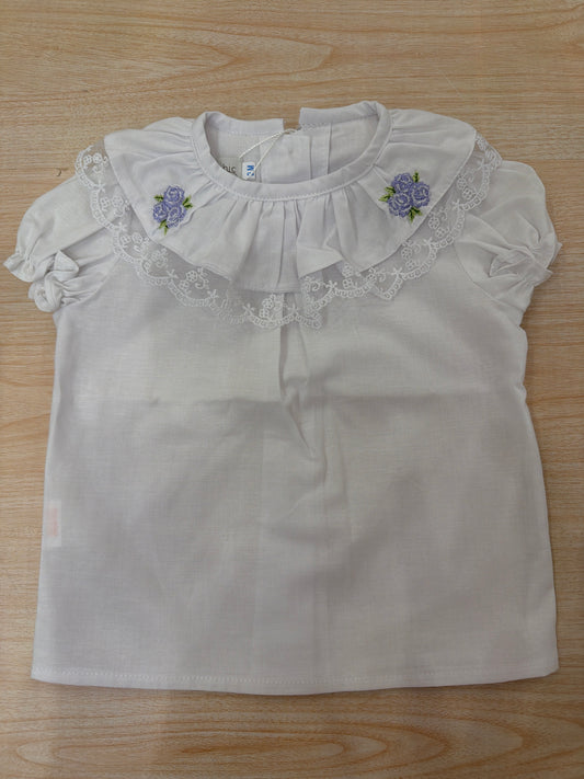 Camicia Fofettes in cotone mezza manica con rusche rifinita da pizzo e rose ricamate in glicine