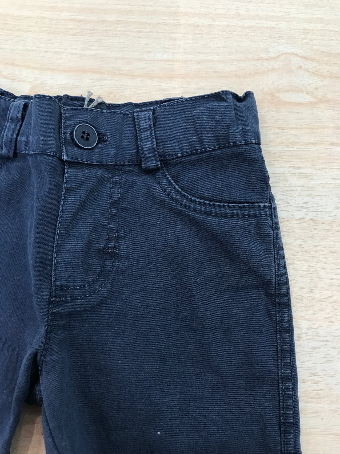 Pantalone Jo Milano in cotone blu scuro corto con elastico in vita e tasche laterali