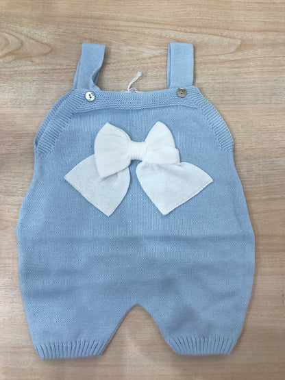 Salopette con bretelle con fiocco centrale bianco