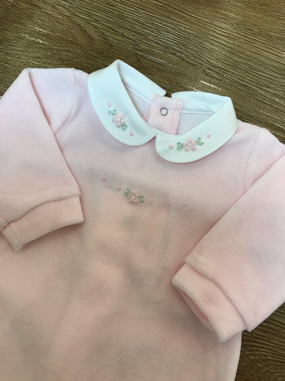 Tutina Pepecè intera in ciniglia rosa con colletto bianco con fiorellini ricamati anche sul corpetto