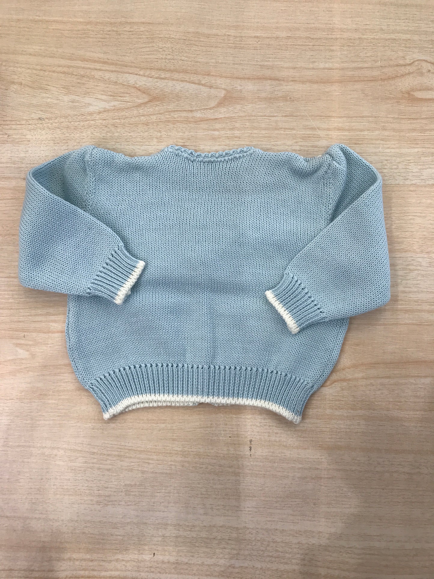 Cardigan Biebi con tre bottoni e collo a v con ricamo punto smok sulle spalle