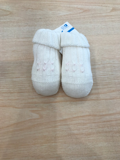 Babbucce Bebè di Almy in filo bianco con punto smock rosa