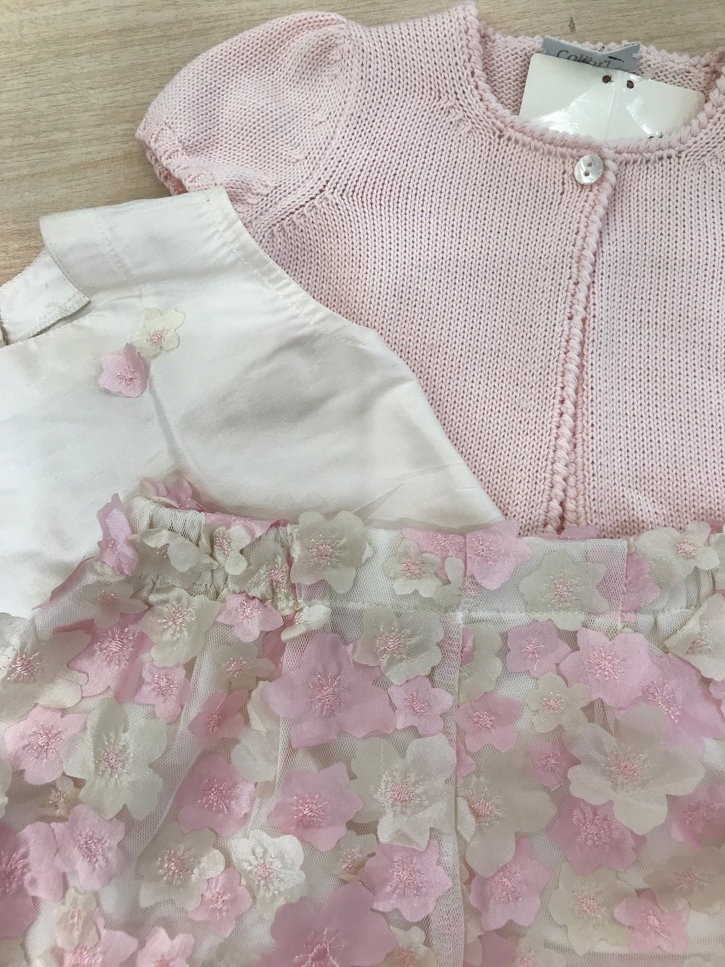 Completo Colibrì in seta camicetta smanicata con fiori pantalone a sbuffo rivestito da fiori