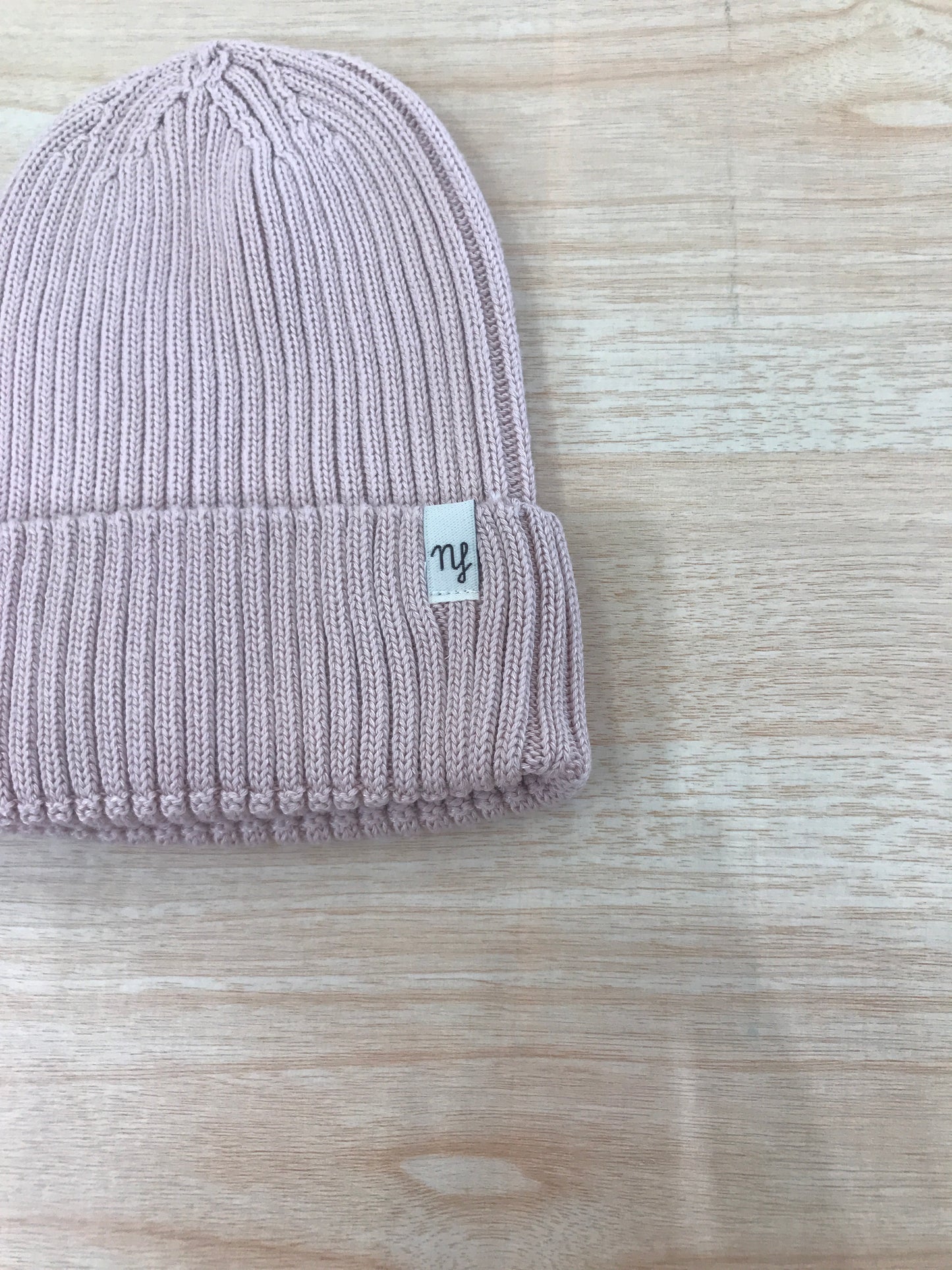 Cappello Nannafrufrù in filo di cotone rosa  a righe con risvolto