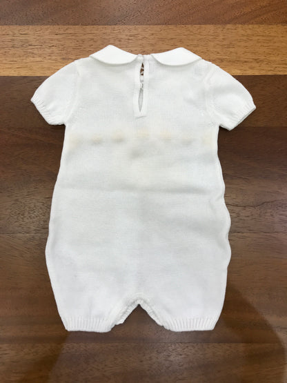 Pagliaccetto Baby Lord in filo bianco mezza manica con collo tondo bianco con pois gialli con fiocco e passanastro sul davanti giallo
