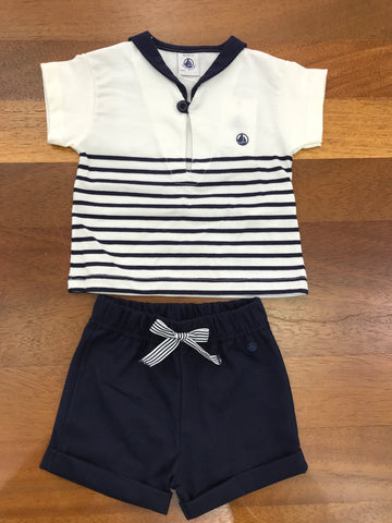 Completo Petit Bateau in cotone due pezzi pantalone corto blu con elastico in vita t-shirt mezza manica a righe bianche e blu con collo marinaretto