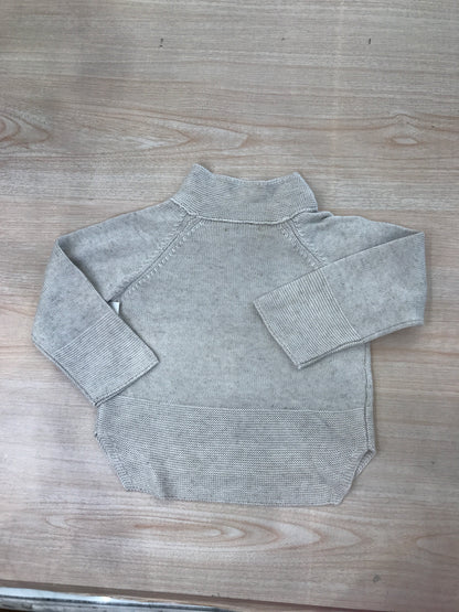Cardigan Martin Aranda in filo di cotone tortora più lungo sul retro