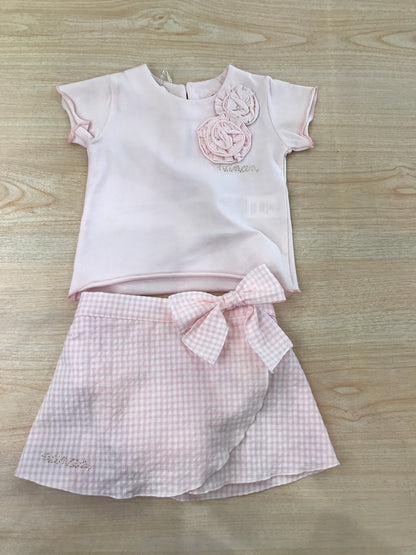 Completo Nanan in cotone t-shirt mezza manica con fiori applicati lateralmente con pantagonna a quadretti e fiocchetto
