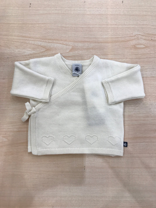 Cardigan Petit Bateau in lana panna ad incrocio con laccio laterale e cuori ricamati sul davanti