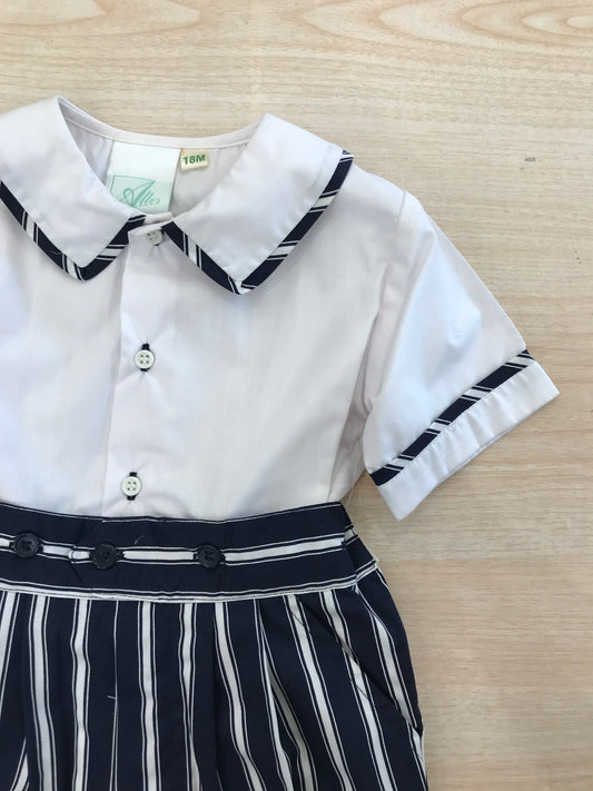 Completo Alles due pezzi camicia mezza manica con ricami blu scuro con bermuda blu a righe