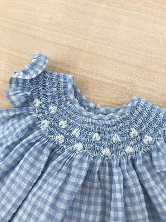 Completo Belan due pezzi a quadretti bianchi e celesti smanicato con rusche ricamato sul petto con fiorellini con culotte abbinata